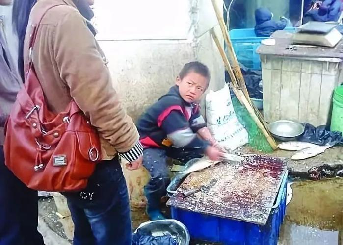 8年前苏州网红"杀鱼弟"服剧毒自杀!背后故事令人心酸