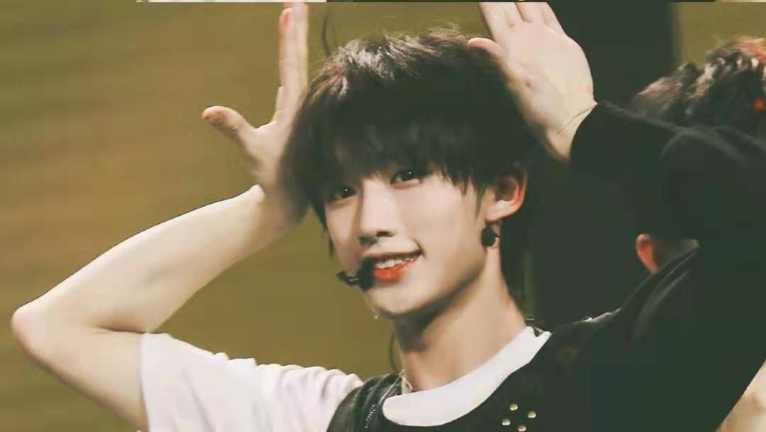 时代少年团丁程鑫,全能ace,团队第一主舞,神仙颜值