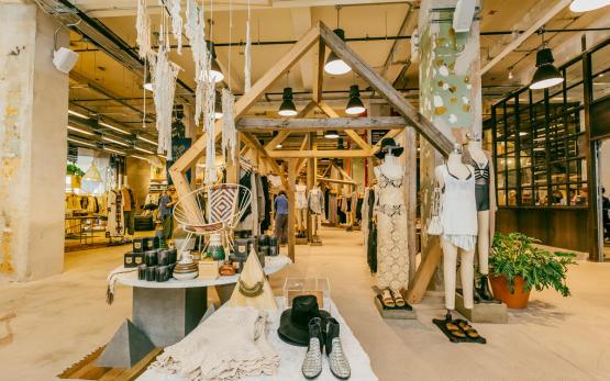 青少年服饰连锁urban outfitters最新旗舰店纽约曼哈顿开业