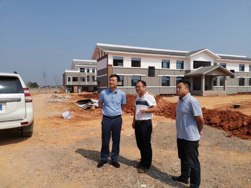 公司总经理吴建明深入一线慰问指导工作