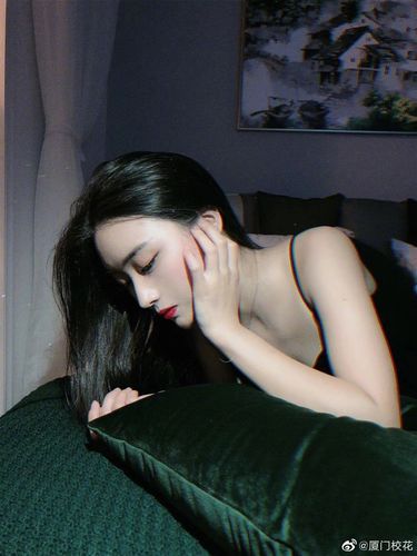 她叫希希99年就读于湖北工业大学身高160cm巨蟹座