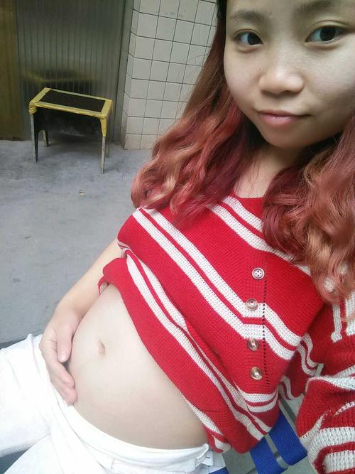 看宝妈们都在晒肚肚,我也晒晒!19周