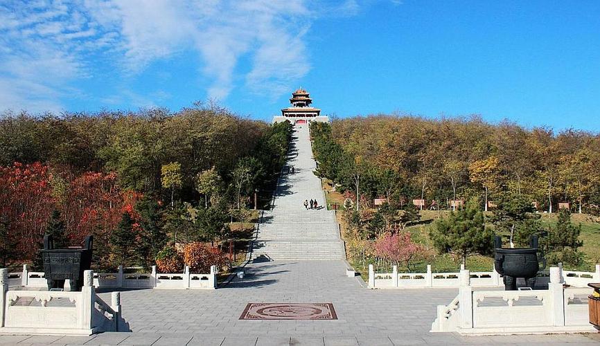 辽阳市龙石风景区