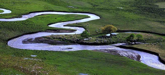 弯弯的小河像什么?