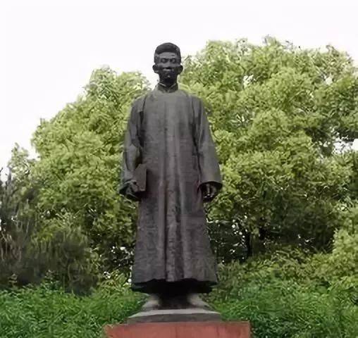 郁达夫:能和鲁迅比肩的文学天才