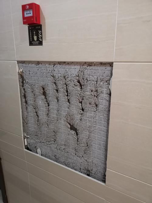 中骏天峰瓷砖胶空鼓脱落以后的处理方案