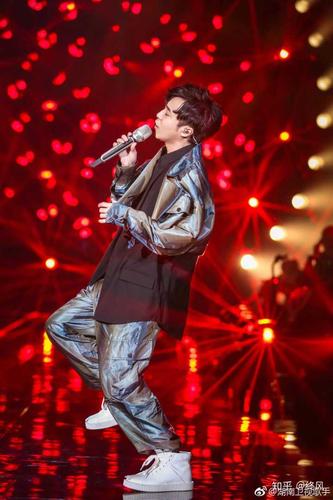 如何评价《歌手2019》第十一期中吴青峰对《花田错》的演绎?