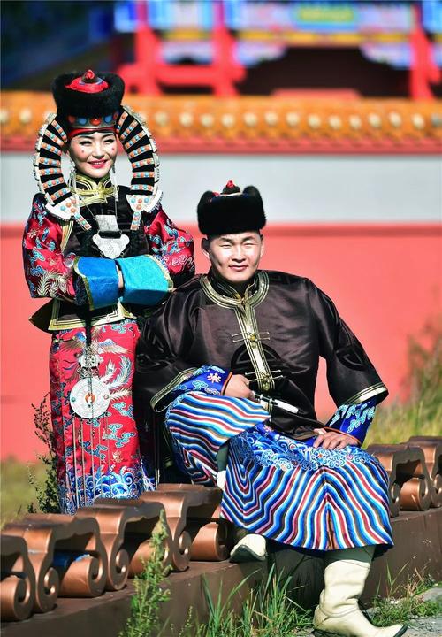 巴尔虎蒙古族服饰那一抹惊艳犹如画中mongol