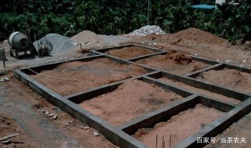 在农村做三层楼的房子,地圈梁的钢筋一般用多大?