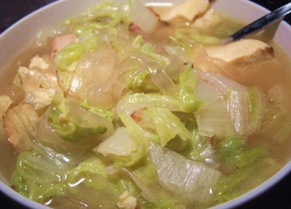 白菜炖冻豆腐