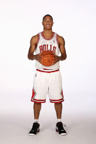 图文:公牛媒体日 罗斯摆酷