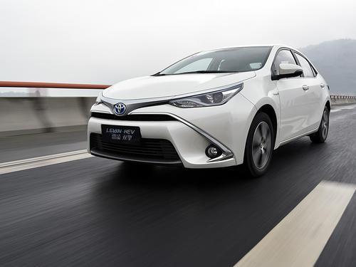 评测丰田雷凌双擎怎么样及丰田雷凌双擎的动力如何