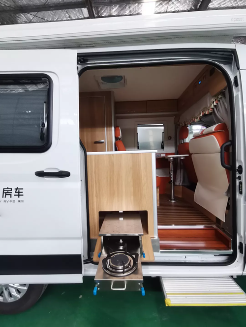 匠心大通v90b型房车 20万出头的价格 享受通勤旅游两用车辆