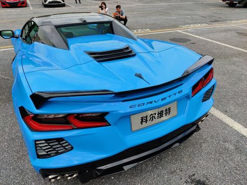 街上最靓的仔科尔维特c8敞篷版实车亮相