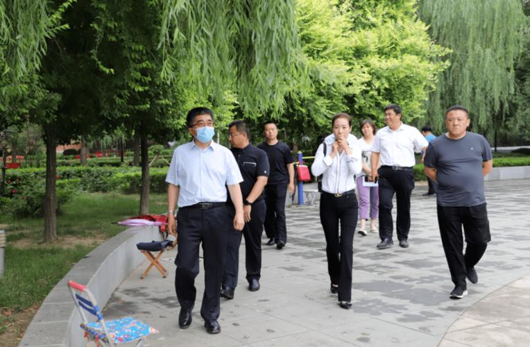 县长崔炳甫带队进行省级园林县城复检观摩预演