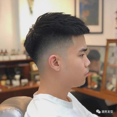 元旦男生剪"两边铲青"发型也超帅,这3款值得一试!