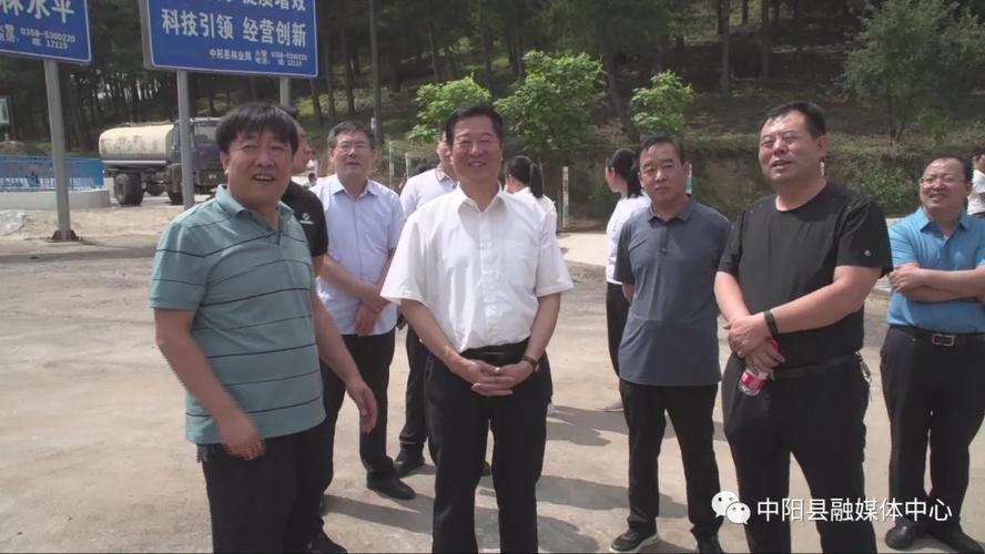 吕梁市人大常委会在中阳县开展《吕梁市城市绿化条例》执法调研