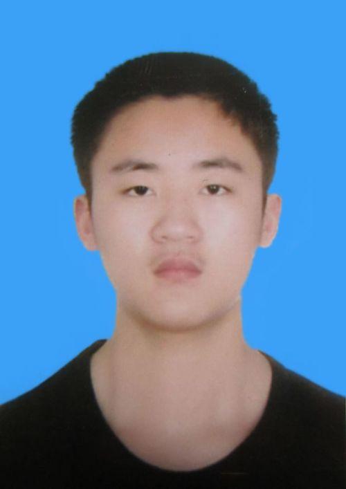 怎么把一寸照片由白底转换成蓝底而人物边缘不模糊?