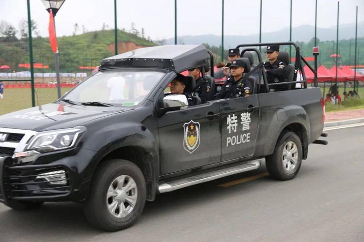 酷毙了定南公安新型武装巡逻车正式亮相街头