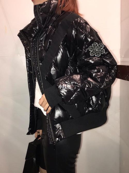 羽绒服_香奈儿怎么样_遮肉_牛仔裤_显腿长_搭配_羽绒服也有高颜值