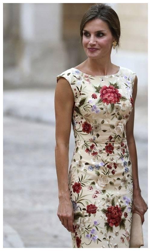 西班牙王后爱穿中国风,摩纳哥王妃是旗袍控,泰国前总理爱穿唐装