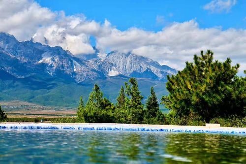 丽江猎鹰谷带你体验骑马拉弓射箭一展古代英雄豪杰才有的风采