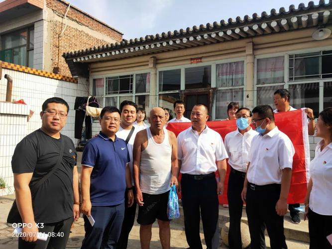 太平街村扶贫帮扶责任人安文龙,原平市纪委监委驻村工作队队长闫杰