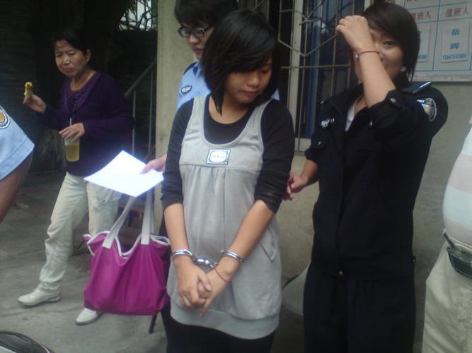 18岁怀孕小偷屡次于大学女生宿舍作案,终将其与其17岁