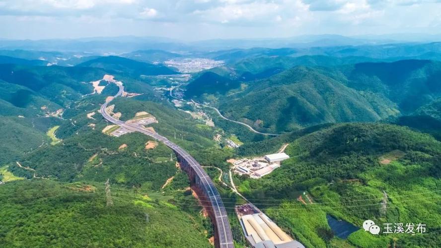 定了玉溪至楚雄高速8月26日通车收费标准