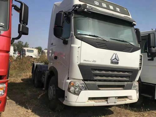 豪沃a7牵引车国二371马力出口车