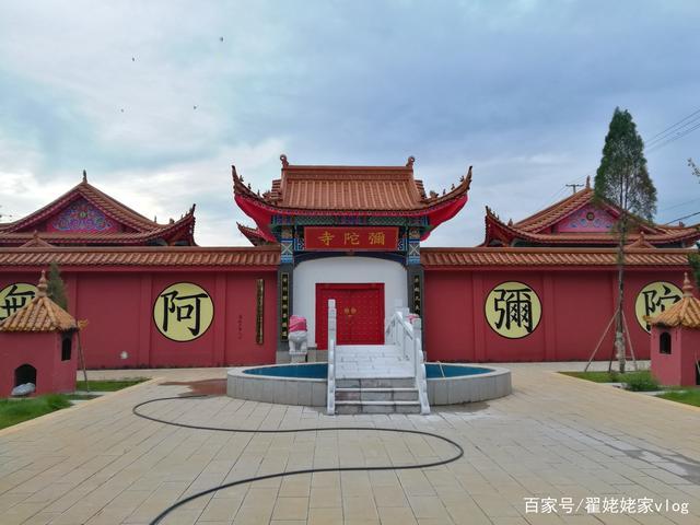 这里的新庙盖好了