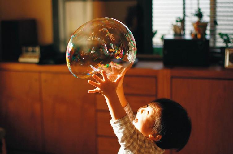 家庭日记:日本摄影师记录幸福生活瞬间(图)