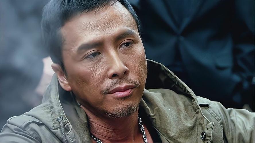 特殊身份名场面告诉你甄子丹演反派有多狠一口闷白酒红油汤