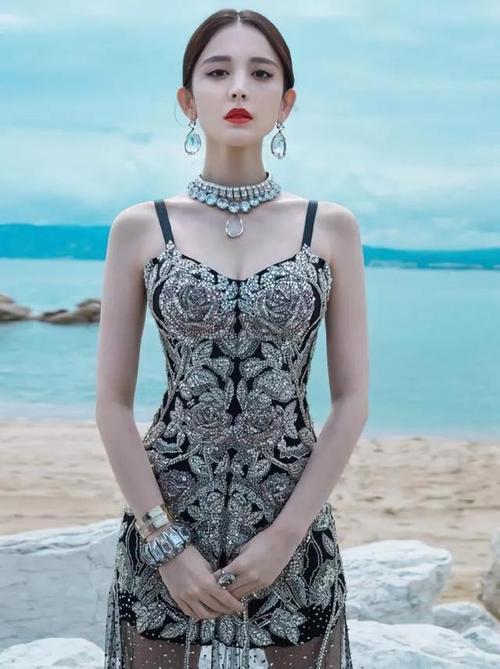 古力娜扎性感礼服写真合集