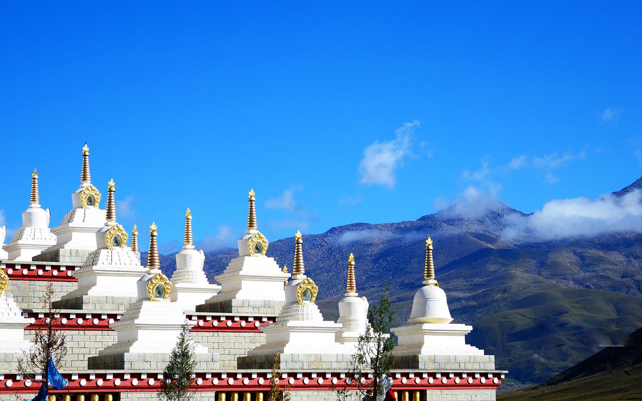 香格里拉风景摄影图片高清电脑桌面主题壁纸