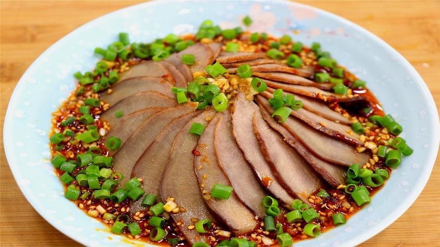 爽口解馋的蒜泥猪舌头