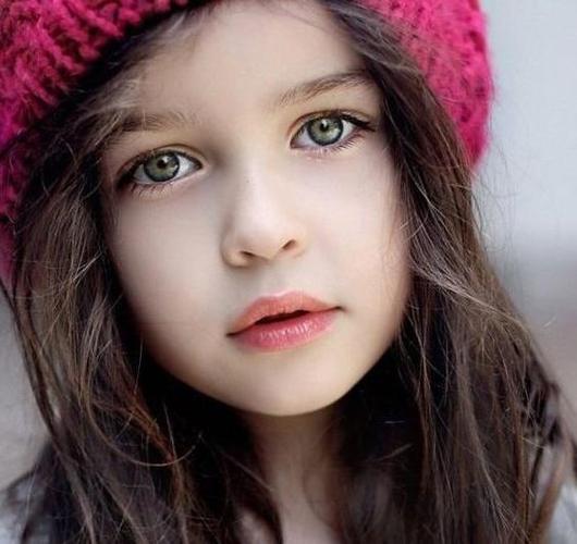 5国"最美"小女孩,俄罗斯艾丽莎,日本小千代,都不及中国的她