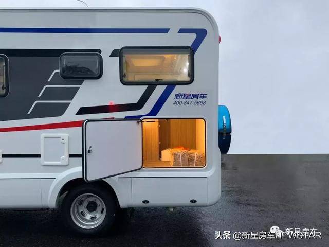 2张双人床,超大贯通行李舱,新星房车依途t600时尚版震撼来袭