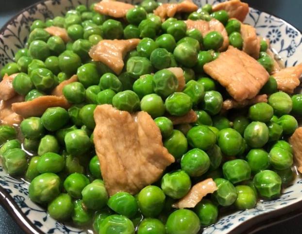 【豌豆炒肉的家常做法】