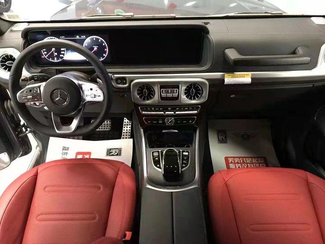 21款奔驰g500内饰豪华气派,卓越的品质和精致的工艺在车内体现得淋漓