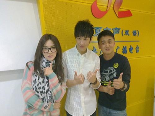 快乐男声王野做客华夏之声