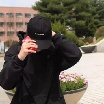 2019最新qq头像男生高冷霸气拽 热爱漫无边际生活自有