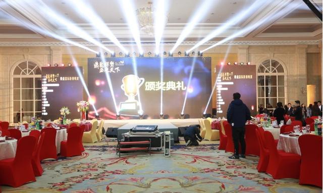 为什么有些人宁愿请假回家吃饭,也不想参加公司年会?真相了