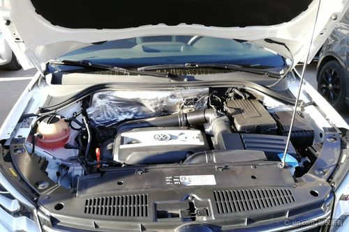 大众途观发动机舱