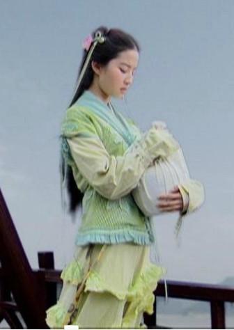 想找仙剑一中赵灵儿刚出场时穿的衣服