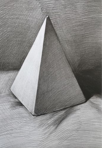 可创美术三年级周末班素描作业-四棱锥