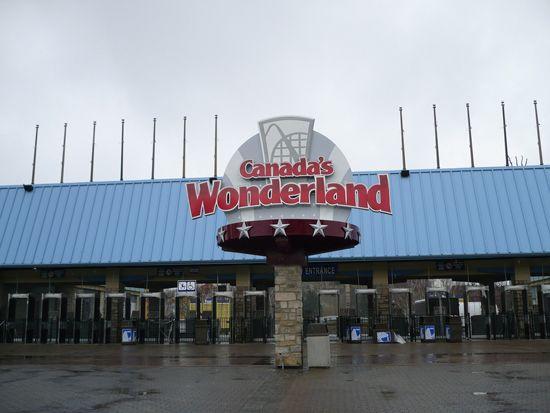 cedar fair pumps loads of cash into their theme parks for 2012
