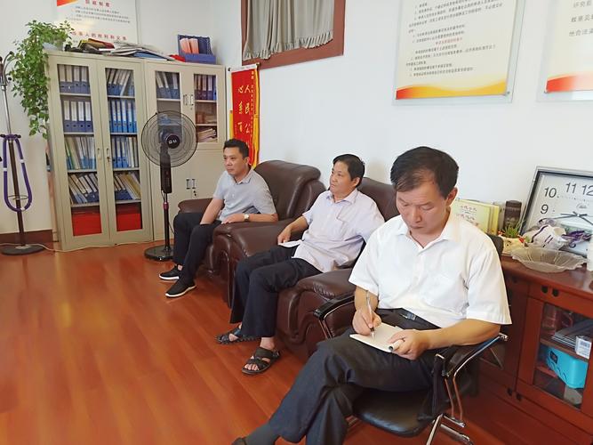莒县县政府副县长马宗光到城区第28号网格调研城市管理工作