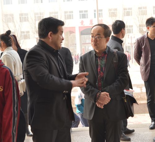豆村中学组织教师赴寿阳三中观摩学习