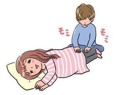 4,做孕妇保健操 腿部运动 脚心不离开地面,脚尖尽量向上翘,呼吸一次